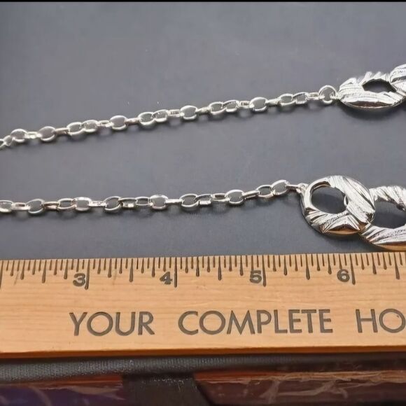 Trifari Marked Silvertone Linked Chain Statement Necklace NWOT - Picture 3 of 4